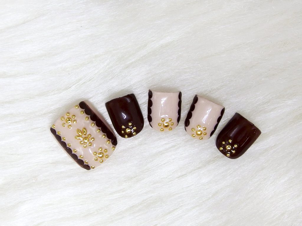 2024年2月新作　Scalloped Lace Chocolate